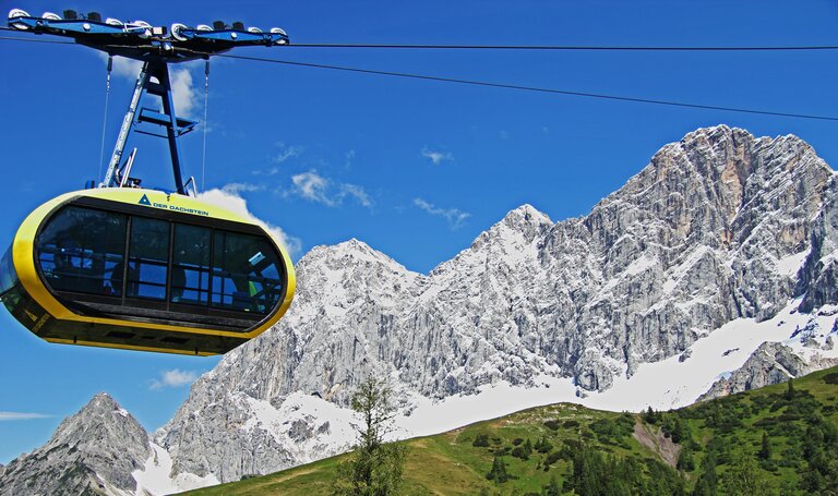1.000 Höhenmeter in 10 Minuten Fahrzeit - die rundum verglaste Dachstein Panoramagondel | © Christoph Buchegger