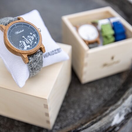 Watch with Dachstein motive | © Harald Steiner