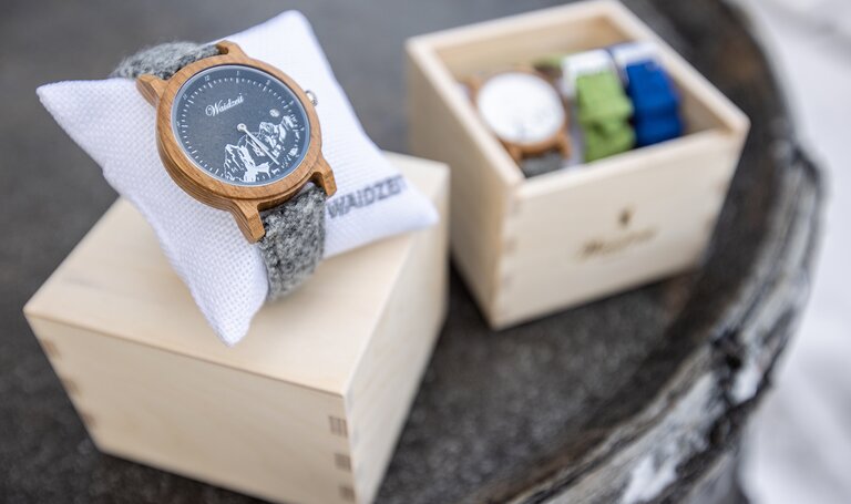 Watch with Dachstein motive | © Harald Steiner