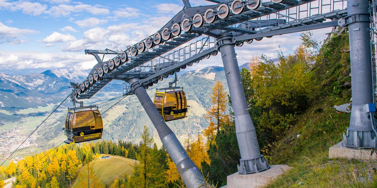 Fahre mit der Hochwurzen Gipfelbahn in dein Bergglück.  | © Planai/Klünser