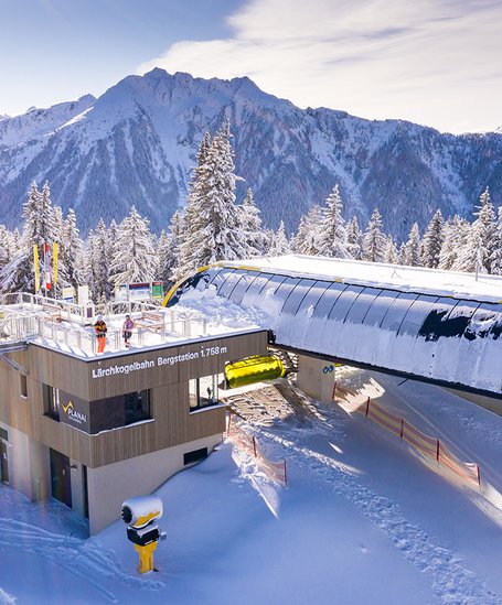 Das Panoramadeck auf der Bergstation der neuen Lärchkogelbahn | © Johannes Absenger