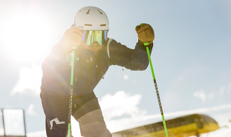 Skifahrer beim Start der Speedstrecke | © Dominik Steiner