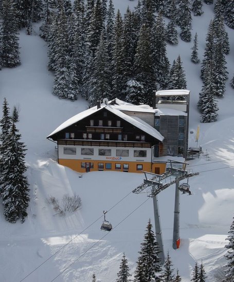 Berghof Riesneralm - direkt bei der Mittelstation | © Riesneralm