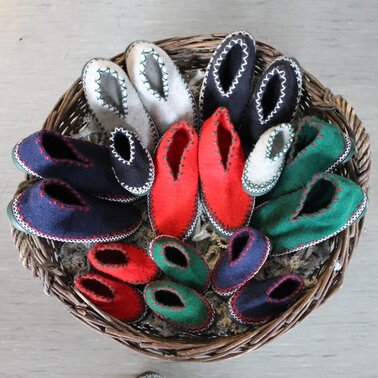 Plakolm - Hüttenschuhe in allen Größen | © Plakolm Hüttenschuhe