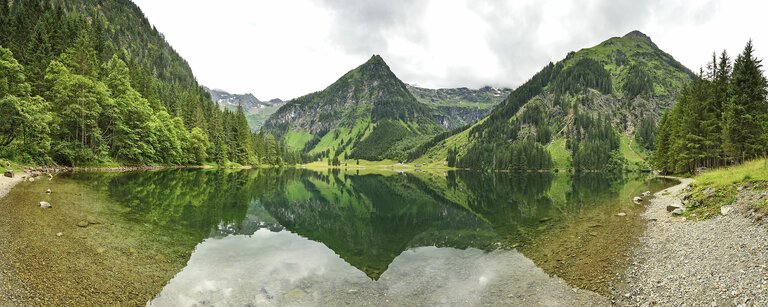 Panoramafoto vom Schwarzensee