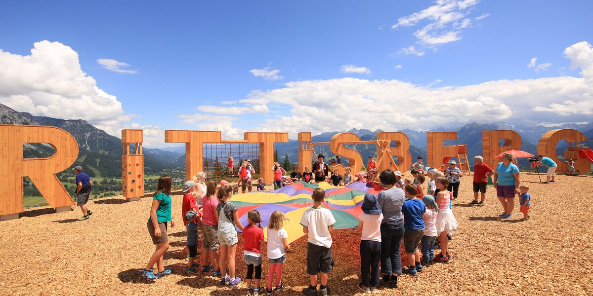 Gruppe Kinder am Spielen am Rittisberg | © Hans-Peter Steiner