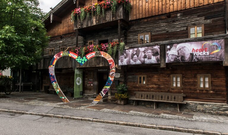 Das Stadtmuseum Schladming - ehemaliges Bruderladehaus - zur Sonderausstellung rund um Special Olympics 2017 | © Gerhard Pilz/Gerhard Pilz - www.gpic.at