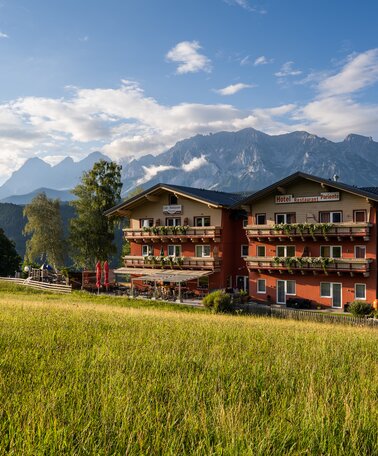 Hotel Pariente Winter direkt an der Skipiste | © Foto Tom