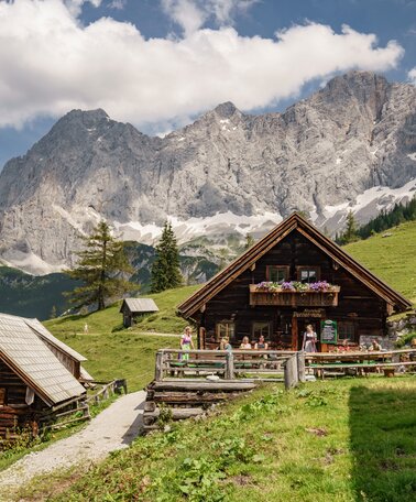 Pernerhütte  | © Theresa Perner 