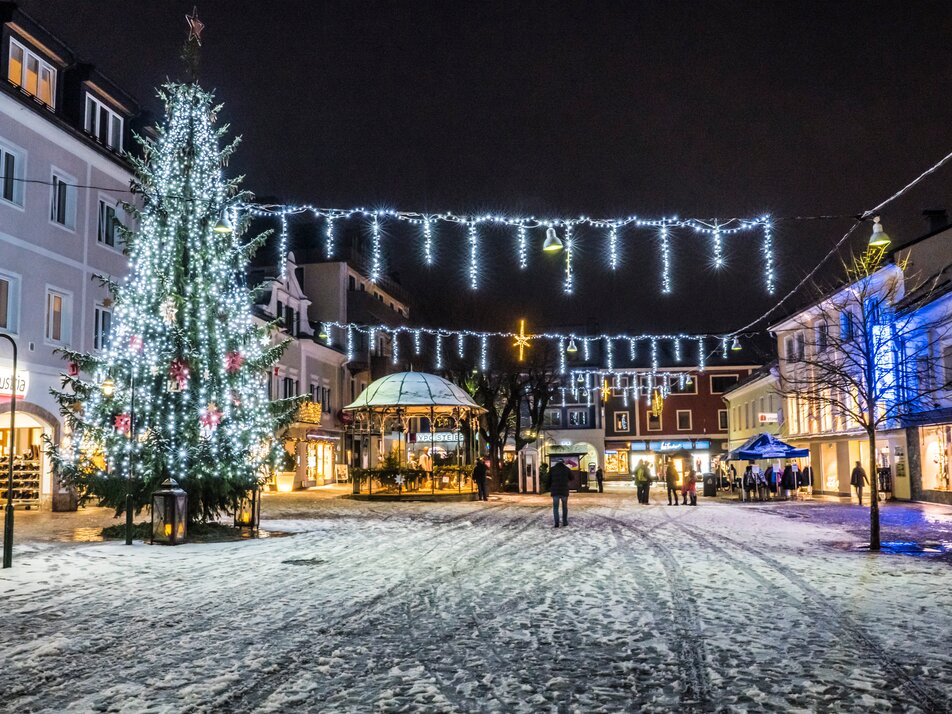 Es wird scho glei dumpa - musikalische Weihnachtsklänge am Schladminger Hauptplatz - Impression #1 | © Gerhard Pilz