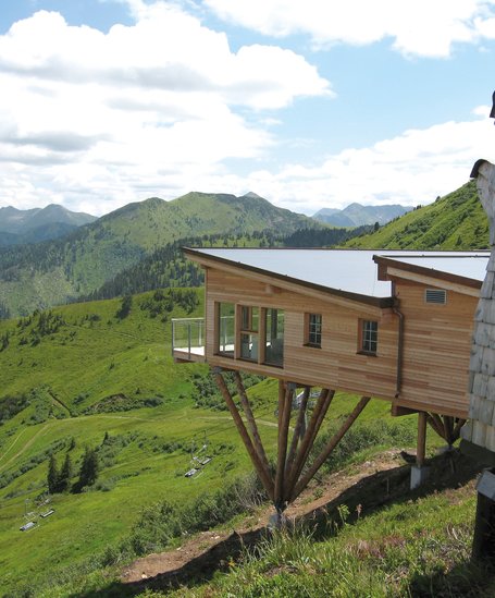Blick auf die Riesneralm im Sommer
