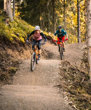 Downhill-Fahrer im Bikepark Planai | © Roland Haschka