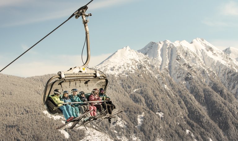 Familie im Skilift in Schladming-Dachstein | © Martin Huber