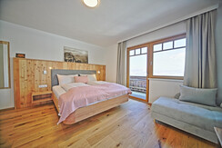 Schlafzimmer 1 OG