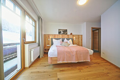 Schlafzimmer 2 OG