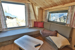 Almresort Sommerschnee Sitzecke