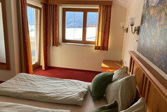 bedroom west