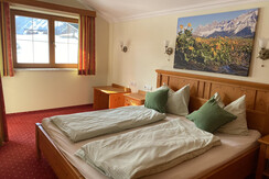 bedroom west