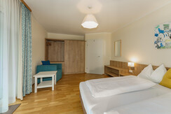 Großzügiges Schlafzimmer 4