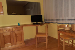 Schreibtisch