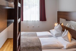 Schlafzimmer 2