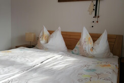Bett1