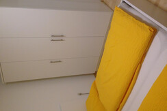 Kleiderschrank