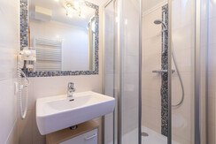 Badezimmer App. Himmelblau