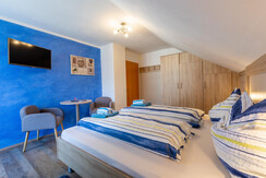 Schlafzimmer App. Himmelblau