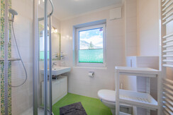 Badezimmer App. Wiesengrün