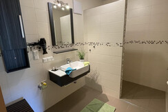 BADEZIMMER 1