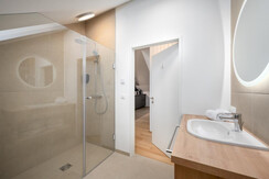 BASE 1.09 |  badezimmer 1 mit dusche