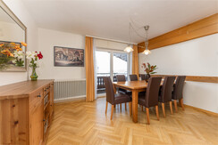 Top 5 dining table