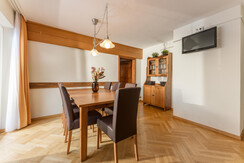 Top 5 Dining table