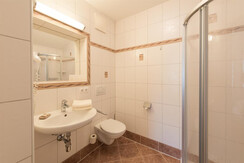 Zimmer Enns Badezimmer Bild 2