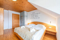 myNests-Apartment-Haus-im-Ennstal-Schladming-Dachs