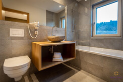 Badezimmer mit Badewanne