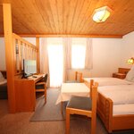 Bild von Vierbettzimmer mit Dusche, WC