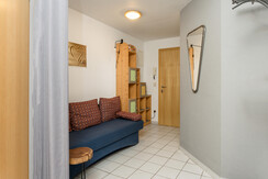 Top 8 Entrance Area