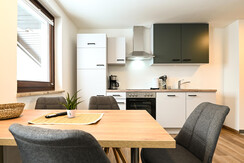 Club House Top 2 - Cozy dining area