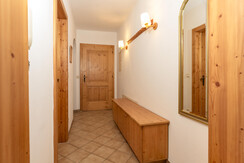 Top 1 Entrance area