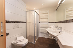 Schlafzimmer 1 Bad en suit Top 4
