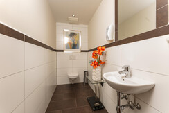 Separate Toilette Top 4