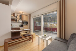 Crystal Top 5a Wohnküche mit Balkon