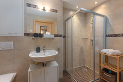 Crystal Top 5a Badezimmer mit Dusche