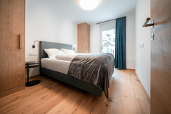 Hauptschlafzimmer mit Terrassenzugang