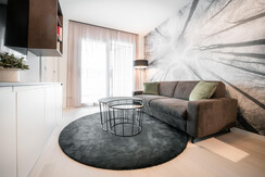 Wohnzimmer mit direktem Balkonzugang