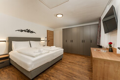 Bedroom 3 with TV