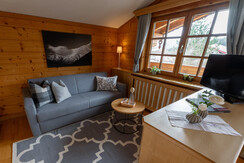Wohnzimmer mit Schlafsofa