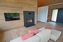 Sofa und Kamin